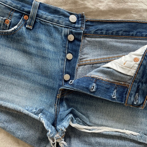 Levi’s Original 501 Shorts - Picture 5 of 5